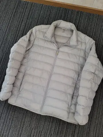 유니클로 울트라 라이트 다운 XL 사이즈