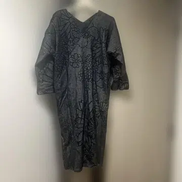 SOU-SOU 꽃무늬 그레이 7부 소매 원피스