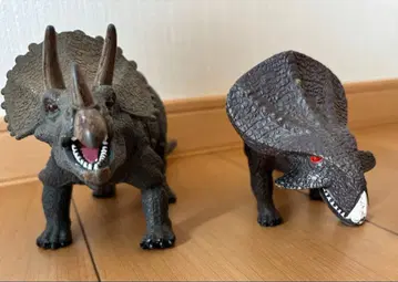 공룡 피규어 트리케라톱스