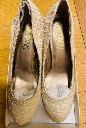 베이지 주름 가공 하이힐 LL