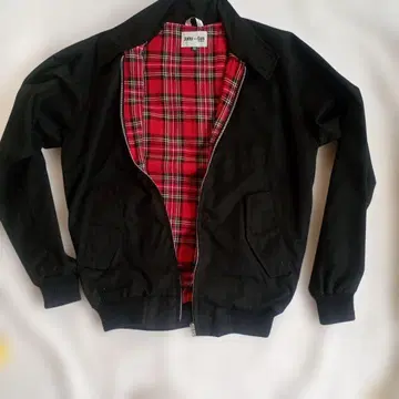 영국제 Jump the Gun 점퍼 32 사이즈 블랙