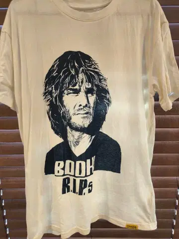 BODHI R.I.P.s 티셔츠 M 사이즈