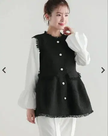 fitmore 미사용 새상품 프린지 달린 블랙 베스트