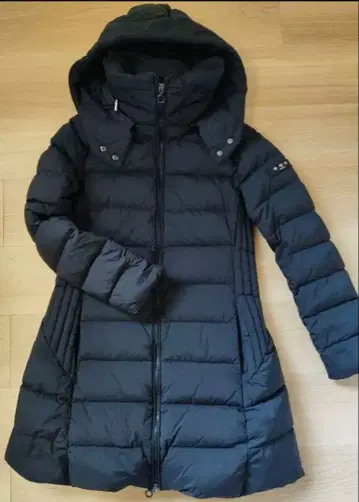 TATRAS 블랙 후드 부착 롱 다운 자켓