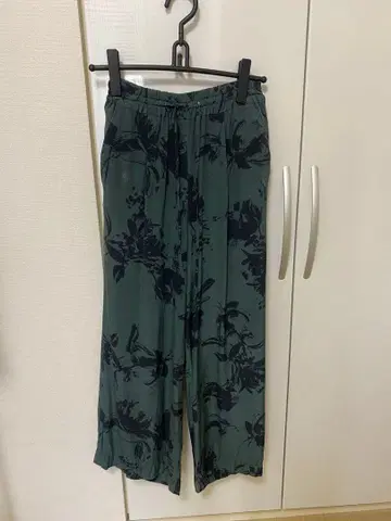 SACRA (사쿠라) 꽃무늬 와이드 팬츠 그린 계열