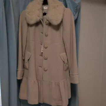 LODISPOTTO 아이보리 프릴 밑단 롱 코트