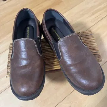 브라운 컴포트 슈즈