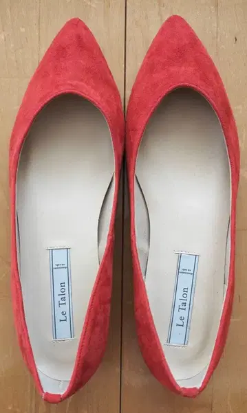 르 탈롱 빨간색 스웨이드 펌프스 플랫슈즈