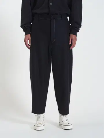 H BEAUTY&YOUTH 울 와이드 테이퍼드 팬츠 스티치 포함