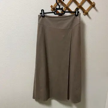 거의 미사용 어반리서치 로쏘 ROSSO 스웨이드풍 랩 스커트