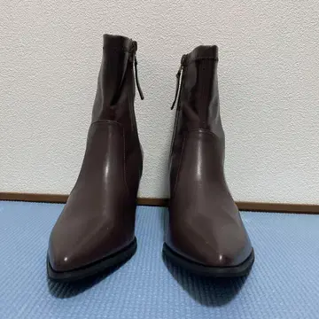 다크 브라운 지퍼 부츠