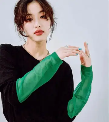 소매 절개 풀오버 LEPSIM 블랙/그린 긴팔 T셔츠 F 사이즈