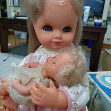 오르골 금발 인형 아기 인형 포함