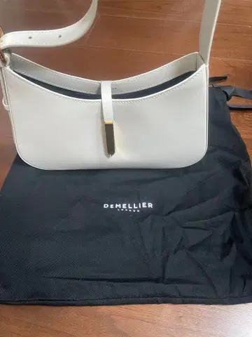 DEMELLIER 화이트 가죽 숄더백