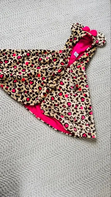 레오파드 무늬 후드 부착 플리스