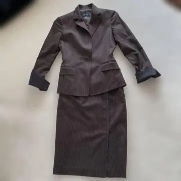 브라운 스트라이프 수트 (자켓 스커트)