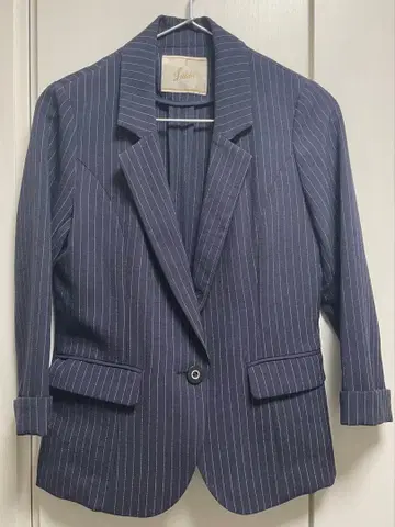 lilidia 네이비 스트라이프 테일러드 자켓