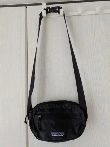 [ 새상품급! ] Patagonia 미니 바디백 블랙