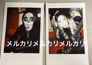 녹색 브라 할로윈 폴라로이드