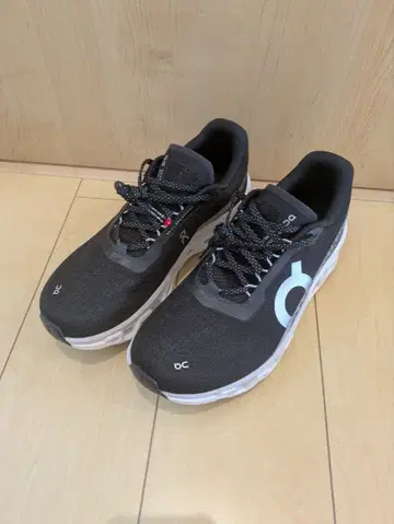 미사용 새상품 On Running Cloudmonster 2 러닝화