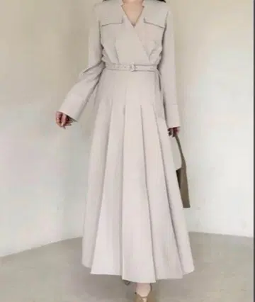 [ 아뉴앙스 ] 더블 새틴 노카라 턱 원피스