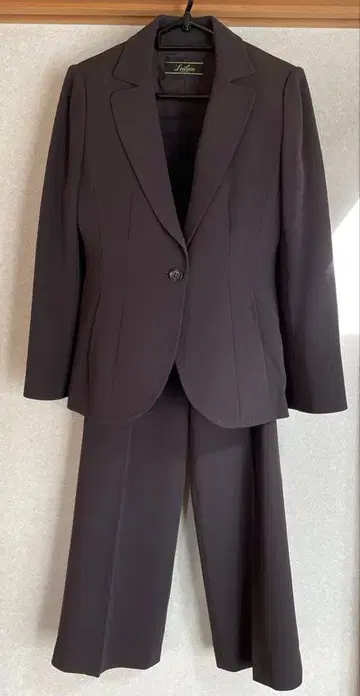 레리안 다크 브라운 수트 사이즈 7 일본제