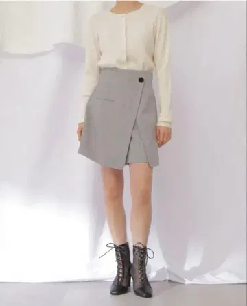 질스튜어트 트로피컬 플랩 숏팬츠