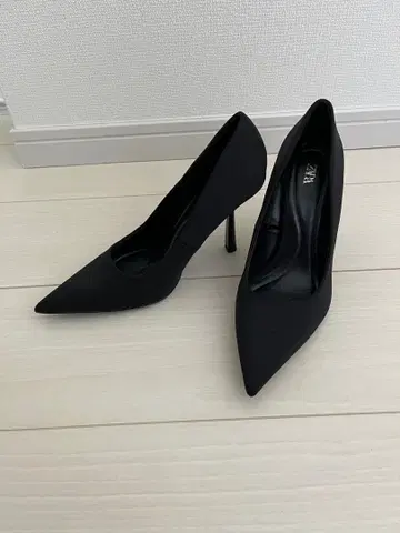 ZARA 블랙 스틸레토 하이힐 사이즈 36