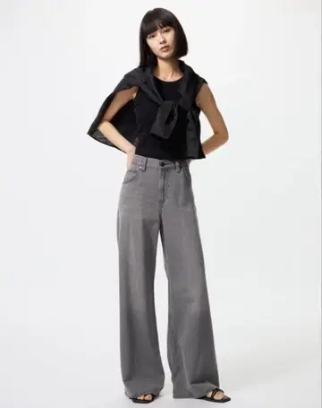 유니클로 드레이프 와이드 플레어 청바지