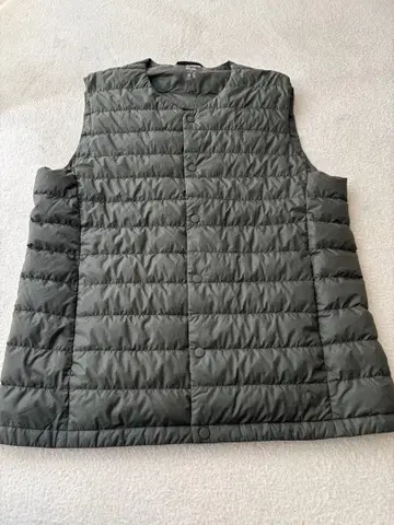 미사용 유니클로 울트라 라이트 다운 베스트 카키 M