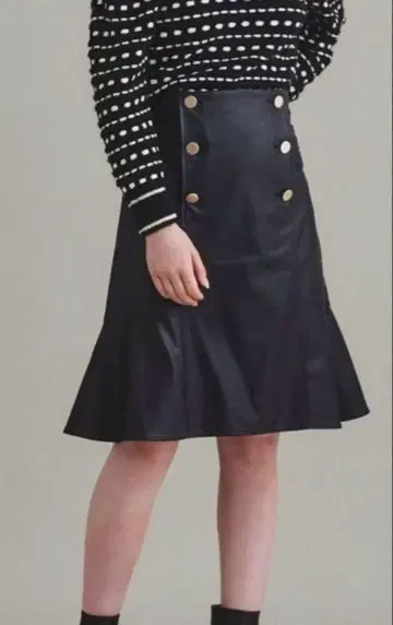 그레이스 콘티넨탈 인조 가죽 미니 스커트 블랙