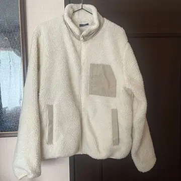 화이트 플리스 자켓