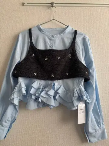 mystic 울 라이크 비쥬 뷔스티에 웨이브 프릴 블라우스