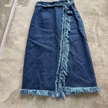 프린지 장식 다크 데님 타이트 스커트