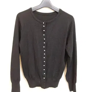 블랙 니트 긴팔 가디건 펄 버튼