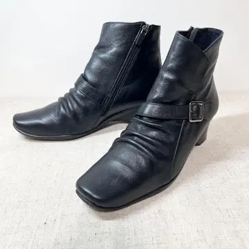 컨디션 최상 BeauFort 버클 벨티드 숏부츠 외반모지