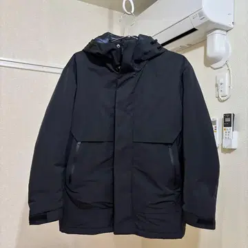 유니클로 +j 하이브리드 다운 오버사이즈 파카 블랙 XS