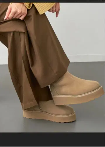 카미난도 베이지 스웨이드 부츠 37