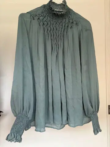 RBS Raybeams 셔링 디자인 블라우스