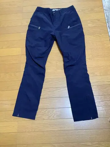 논네이티브 네이비 팬츠