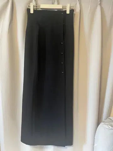 SNIDEL 버튼 블랙 타이트 스커트