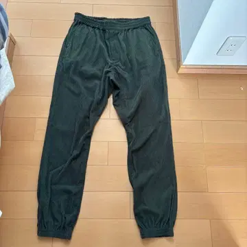 소니 레이블 다크 그린 조거 팬츠