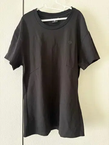 피지크 프레임 T셔츠 M 사이즈