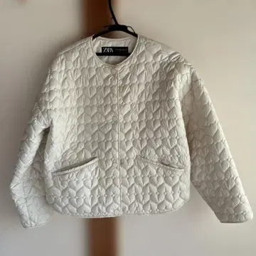 ZARA 화이트 퀼팅 자켓 XS