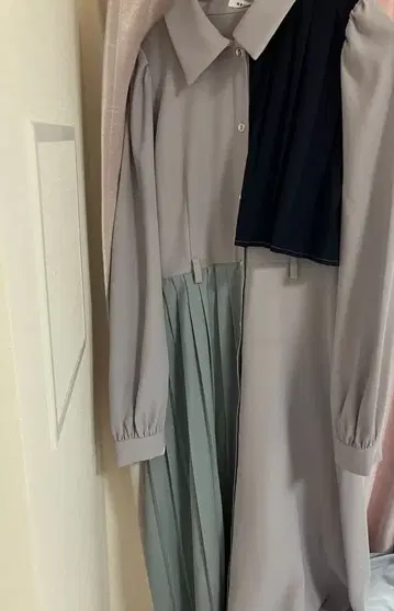 REDYAZEL 컬러 블록 패널 아지메 플리츠 원피스