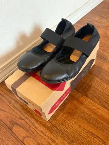 미카엘라 블랙 발레 슈즈 38