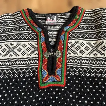 노르딕 무늬 블랙 니트 풀오버