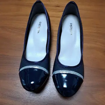 vellkoko 네이비 펌프스
