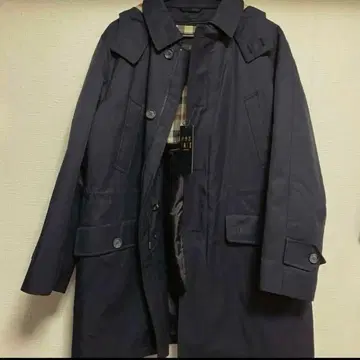 택 포함 새상품. 정가 12만! DAKS 트렌치코트 네이비