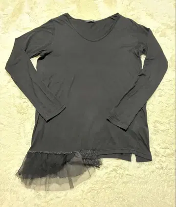 파드칼레 밑단 프릴 티셔츠 블랙 사이즈 38